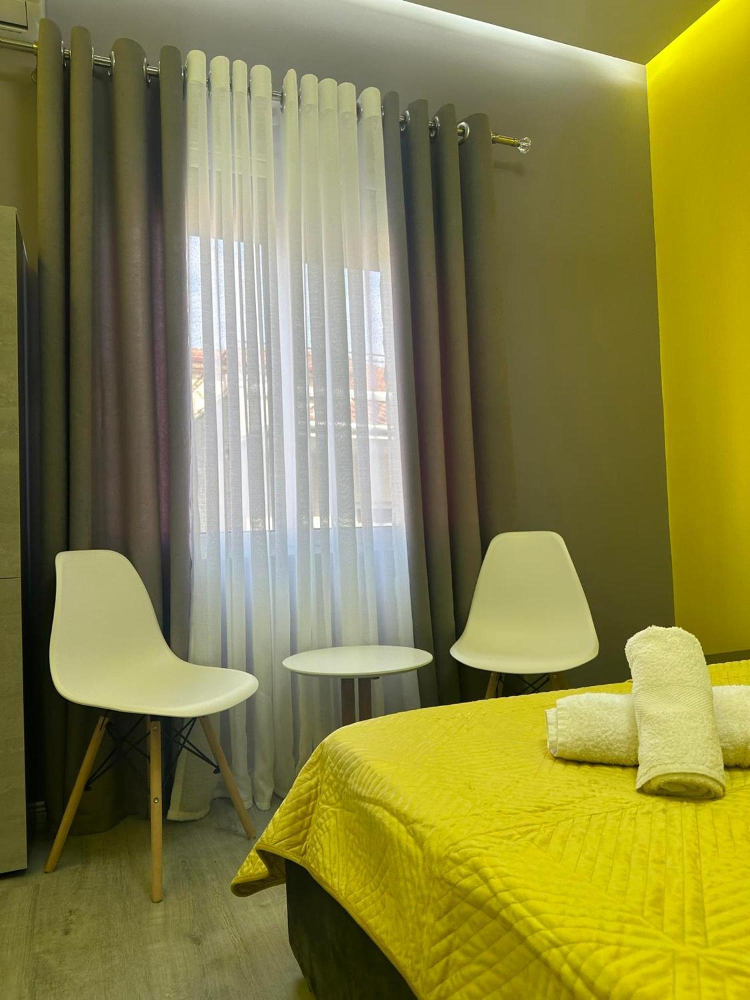 Algen Room'S Berat Exterior foto