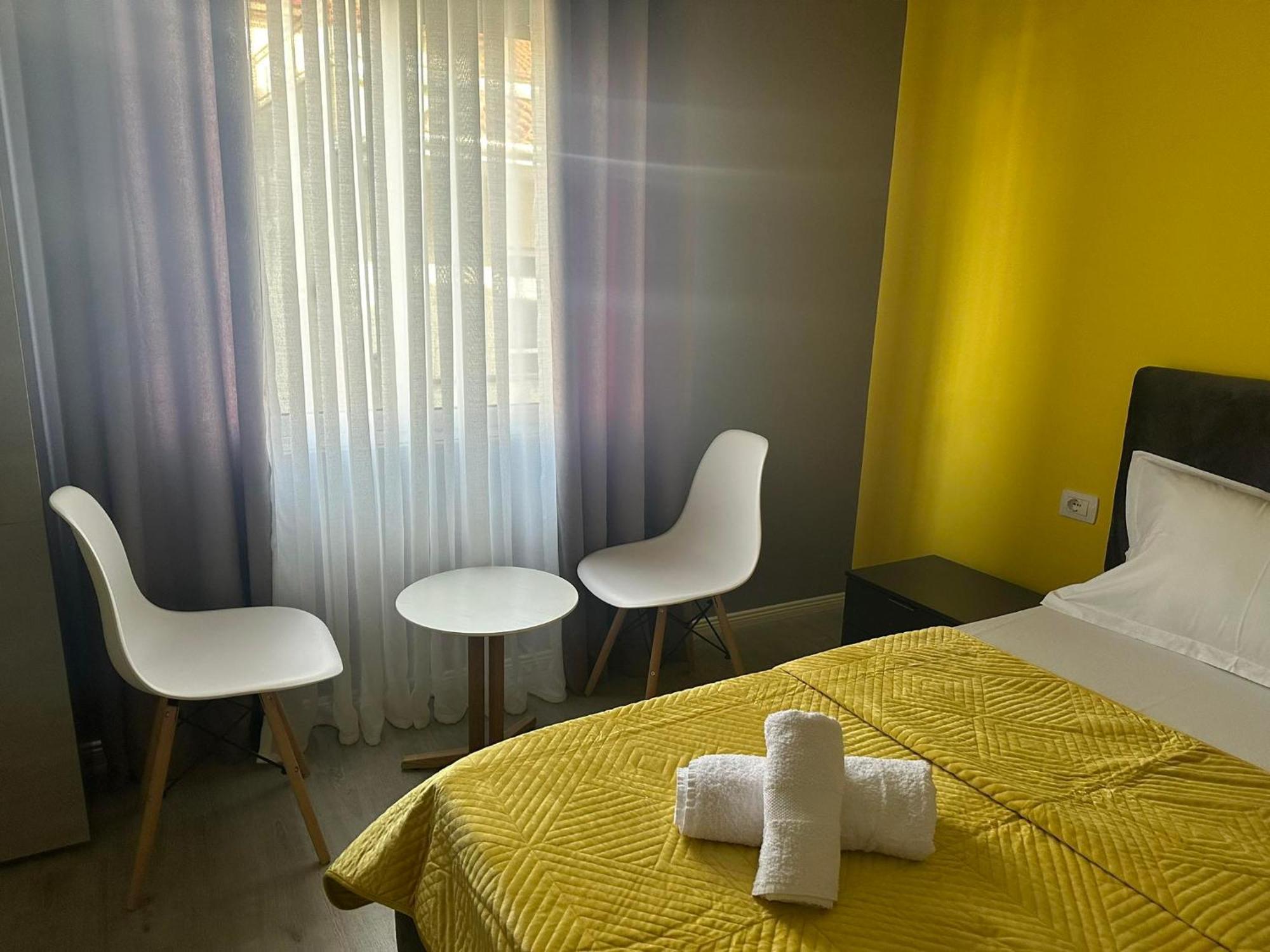 Algen Room'S Berat Exterior foto